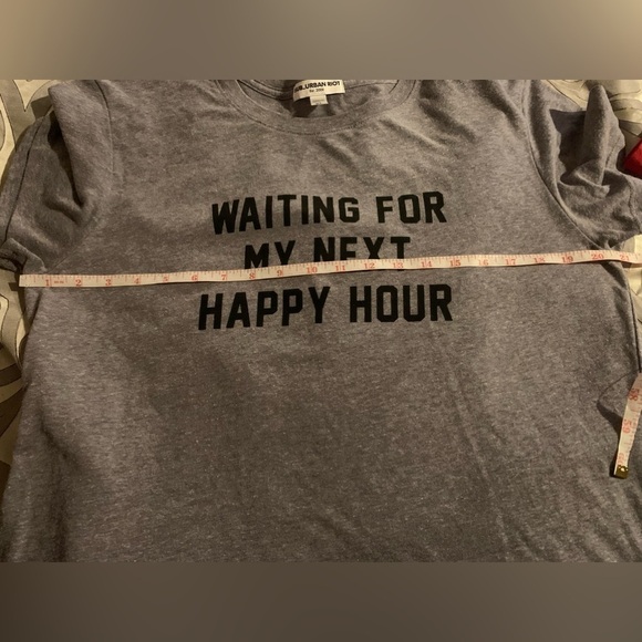 Funny Graphic Tee for wine drinkers or beer drinkers! XL gray cap sleeve shirt - Picture 5 of 5